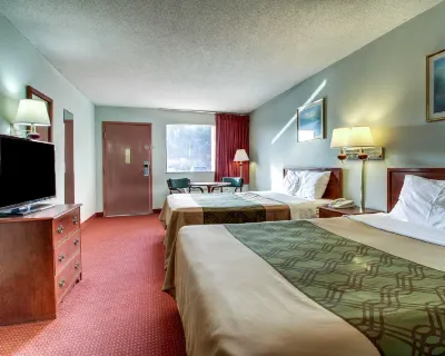 Econo Lodge Inn and Suites Hotel a Forest