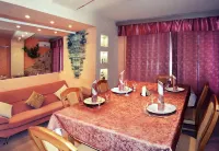 Hotel Uralskaya - Pet Friendly