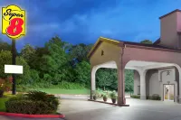 Super 8 by Wyndham Huntsville Hotels in Huntsville