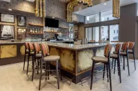Cambria Hotel Philadelphia Downtown Center City - С баром