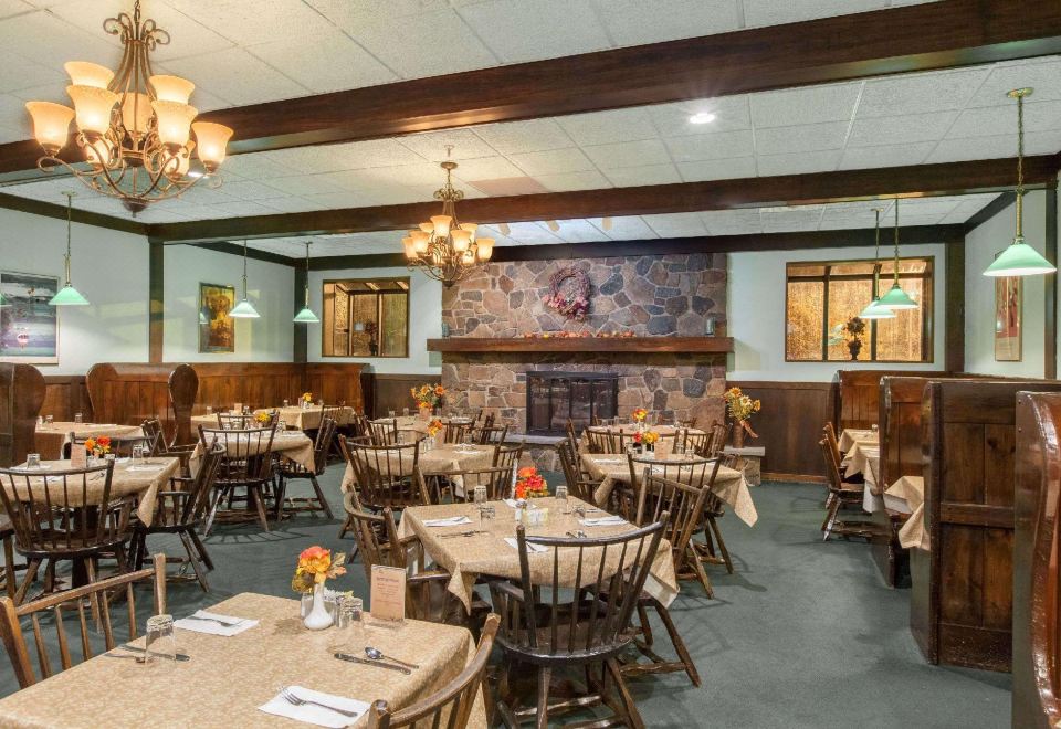 로드웨이 인 리틀 폴스의 아늑한 객실 내부