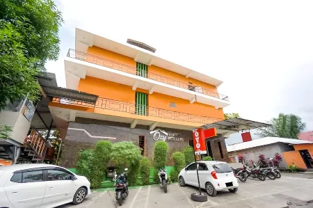 RedDoorz at Oxy Residence Manado Отели в г. Mandolang