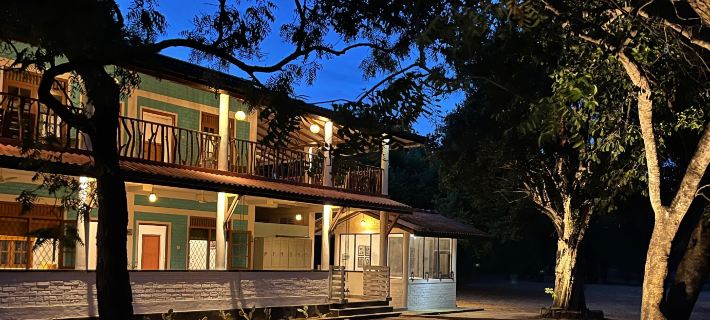 Funky Leopard Safari Lodge Bordering Yala National Park Hotels in Moneragala