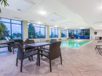 Wingate by Wyndham Lexington - Swimmingpools