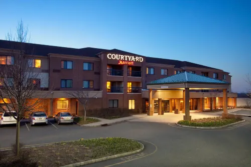 Courtyard West Orange Hotels in Livingston