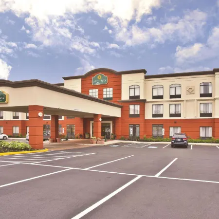 La Quinta Inn & Suites by Wyndham Mt. Laurel - Philadelphia