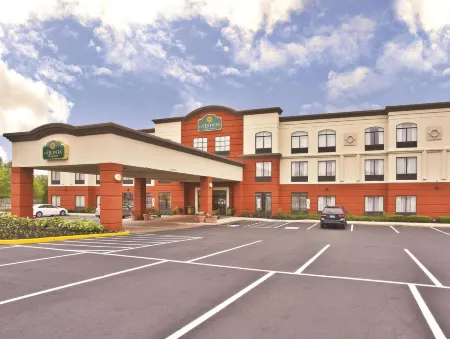 La Quinta Inn & Suites by Wyndham Mt. Laurel - Philadelphia
