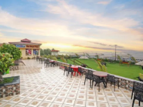 ชาวร์เบนกอลบีชรีสอร์ท โรงแรมในมณฑรมุณี