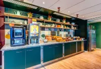 B&B Home Paris Mairie de Saint-Ouen - breakfast
