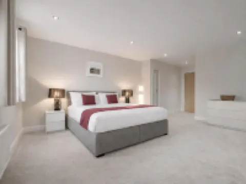 Roomspace Serviced Apartments - Kinnaird Court Hotels in Esher
