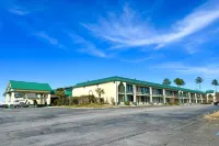 Super Inn & Suites by OYO Milledgeville