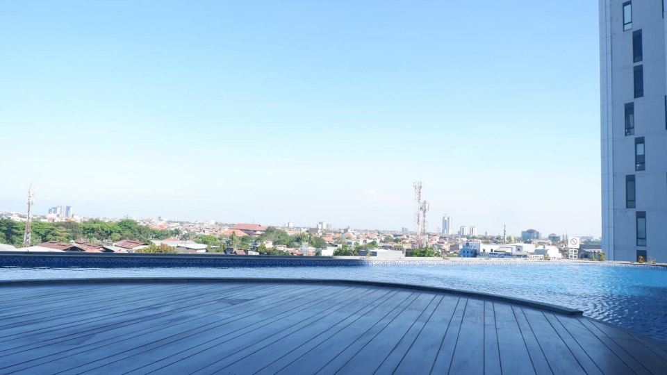 Premium 2Br Apartment Near Marvell City Mall at the Linden by Travelio