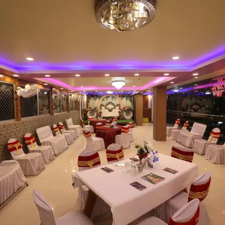 Hotel Anand LOK