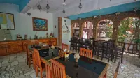 Mangga Lodge - parking