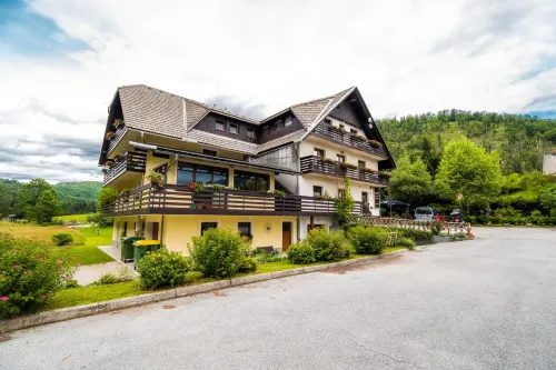 Bed & Breakfast Hisa Resje - Homestays