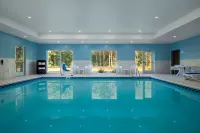 Holiday Inn Express & Suites Muskegon - Grand Haven Hotels in Spring Lake