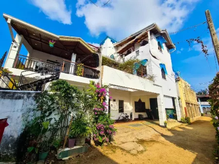 Home Living Unit Отели рядом с достопримечательностью «Galle Lighthouse»