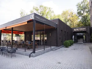 Резидент Отель Казыбек Би