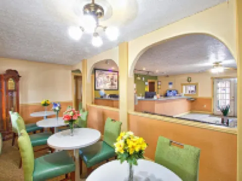 Super 8 by Wyndham Christiansburg Hotels in Christiansburg