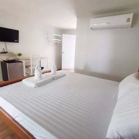 Lert Sri Hotel