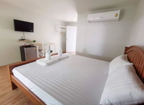 Lert Sri Hotel - 2-Star