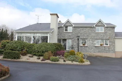 Carrowntober House B & B - parking