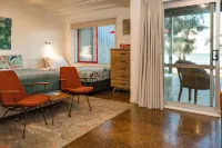 Driftwood Lodge Beachfront, Cable Bay Stays, Cable Bay, Northland Hotels in Mangōnui
