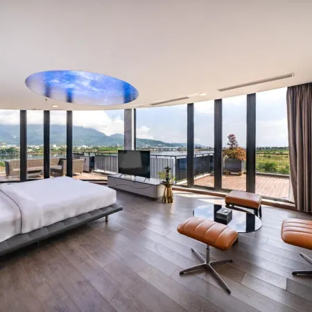 Cami Riverside Resort Da Nang Отели рядом с достопримечательностью «Пляж Nam O»