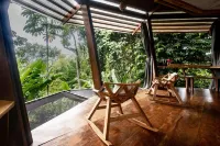 La Loma Jungle Lodge and Chocolate Farm