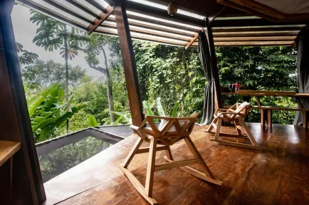 La Loma Jungle Lodge and Chocolate Farm