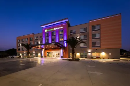 Holiday Inn Express & Suites Hawaiian Gardens