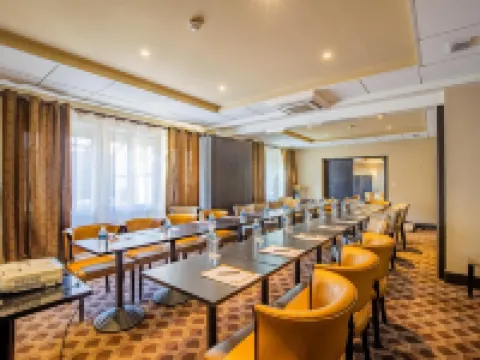 โรงแรม เจอหัวน์ เดอ โบว์ซ์ โรงแรมในชาทร์