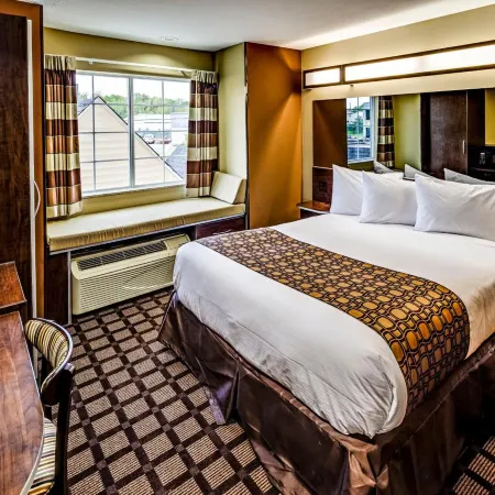 Microtel Inn & Suites by Wyndham North Canton