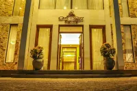 Oak Ray Regency Hotels near Royal Botanic Gardens, Peradeniya