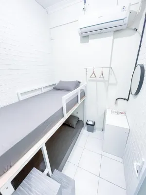 Stay Hub Hotels in Mantrijeron