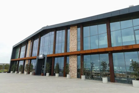 Alleya Resort (Аллея Ресортбывш.Marwa Resort) Отели рядом с достопримечательностью «222»