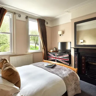 Dorian House Boutique B&B - Free Parking! Hotels near Oldfield Park Train Station