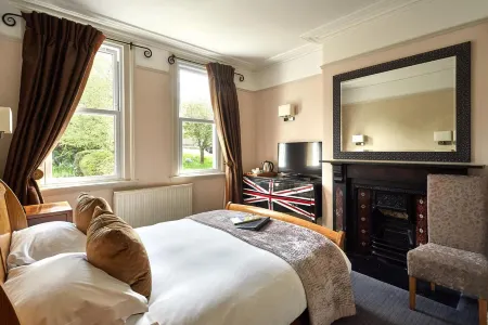 Dorian House Boutique B&B - Free Parking!