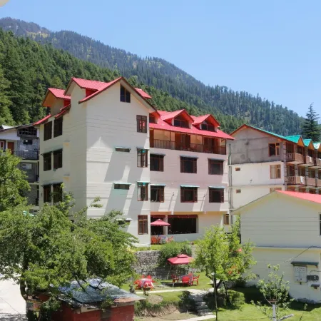 Sparsh Resort, A Boutique Stay - Just 2Kms Uphill from Mall Road, Near Old Manali