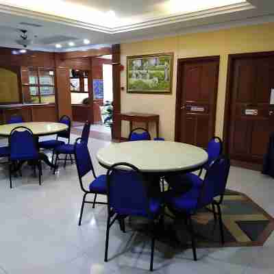 Sara Hotel Dining/Meeting Rooms