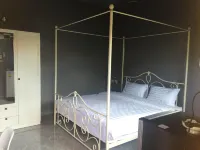 One Beat Vintage & Bistro