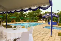 Rungan Sari Meeting Center & Resort - ที่มีสระว่ายน้ำ