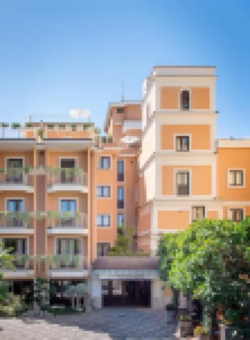 蘇倫多米開朗基羅飯店 義大利區（Corso Italia）附近的飯店