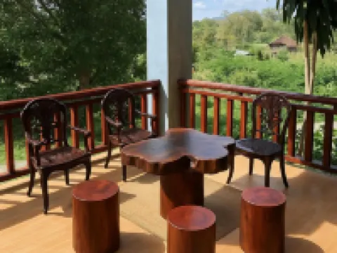 ศรีปันยา เกสต์เฮาส์ โรงแรมในโพนสะหวัน