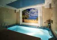 Lazurny Bereg Hotel - ที่มีสระว่ายน้ำ