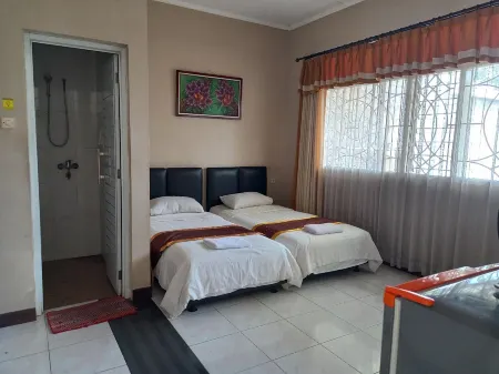 Villa Lemon Отели рядом с достопримечательностью «Cimahi Waterfall»