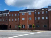 Comfort Inn Ballston Hotels near Abner Cloud House