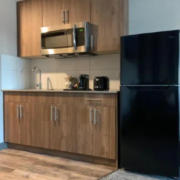 Meridian Inn & Suites Regina Airport