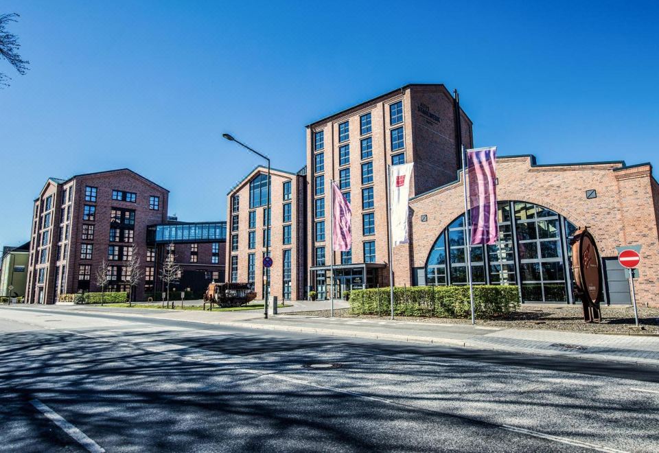 Altes Stahlwerk Business & Lifestyle Hotel - Housity
