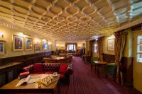 Rooms At 95 Long Street - 2-Star